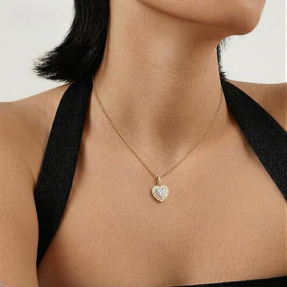 Freja – Elegante goldene Halskette mit funkeldem Herzanhänger