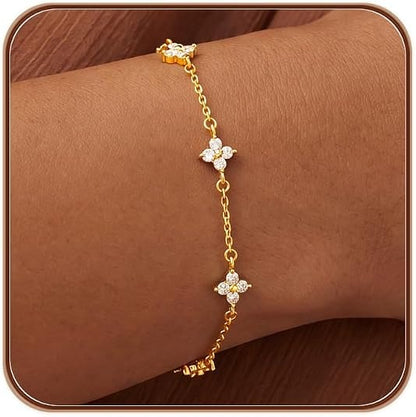 Eira – Filigranes goldenes Armband mit Kleeblatt-Mmotiven